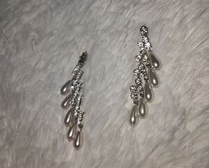 Vintage Silvertone Pearl Drop Rhinestone Dangle Earrings